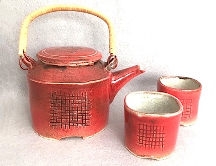 Tsang-Red-Teapot-&-Two-cups-(w)